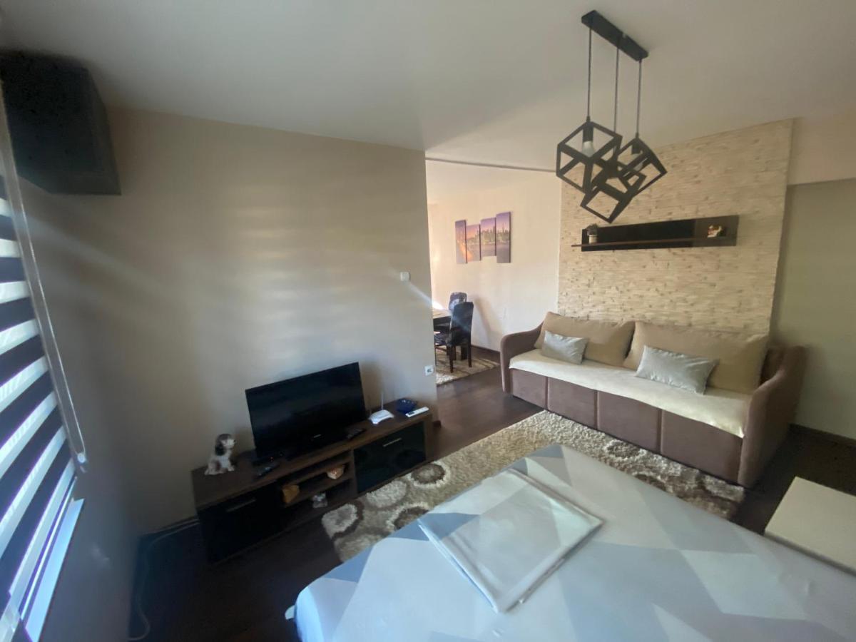 Arni Apartments Donja Vrezina Exteriér fotografie
